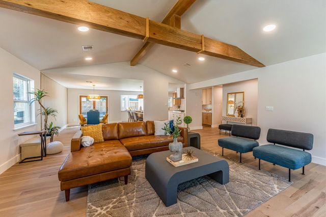 2002 Shadow Bend Drive, Houston, TX 77043