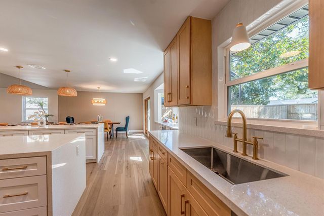 2002 Shadow Bend Drive, Houston, TX 77043