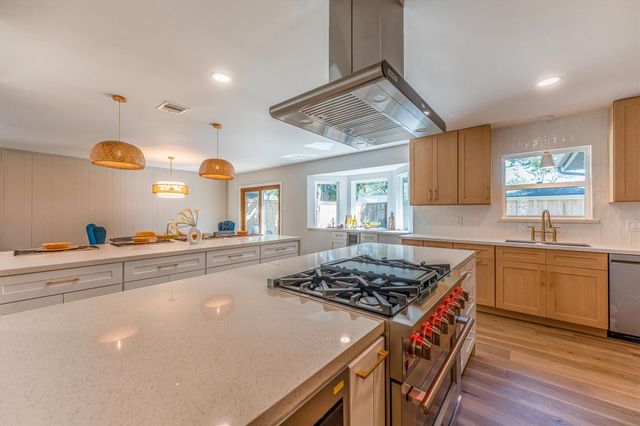 2002 Shadow Bend Drive, Houston, TX 77043