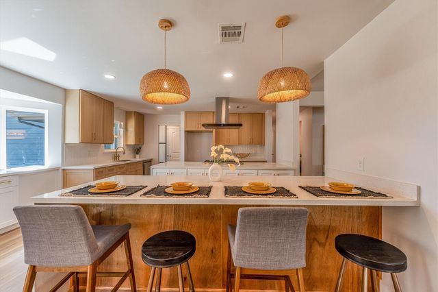 2002 Shadow Bend Drive, Houston, TX 77043