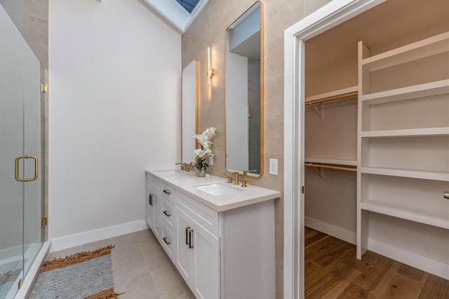 2002 Shadow Bend Drive, Houston, TX 77043