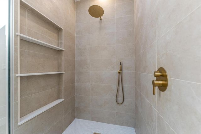 2002 Shadow Bend Drive, Houston, TX 77043