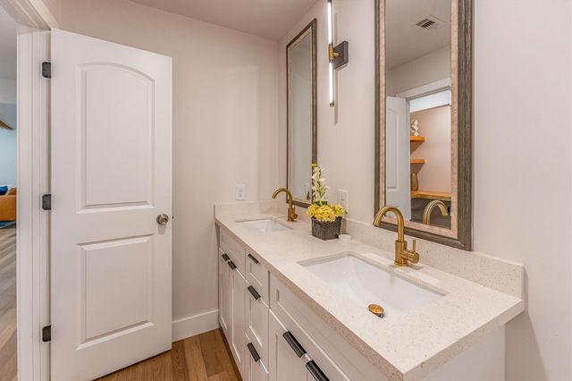 2002 Shadow Bend Drive, Houston, TX 77043