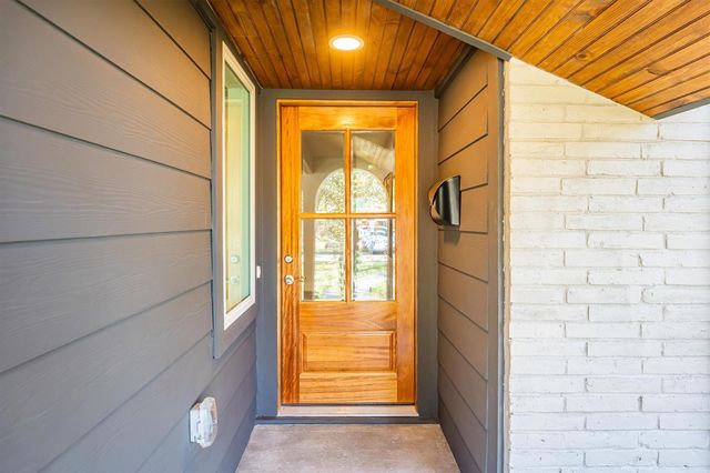 2002 Shadow Bend Drive, Houston, TX 77043