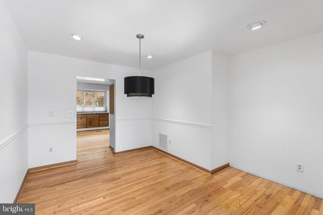 2153 CHAPEL VALLEY LN, Lutherville Timonium, MD 21093