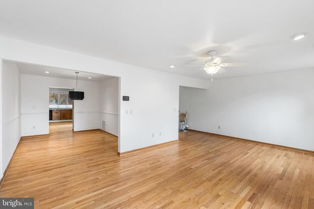 2153 CHAPEL VALLEY LN, Lutherville Timonium, MD 21093