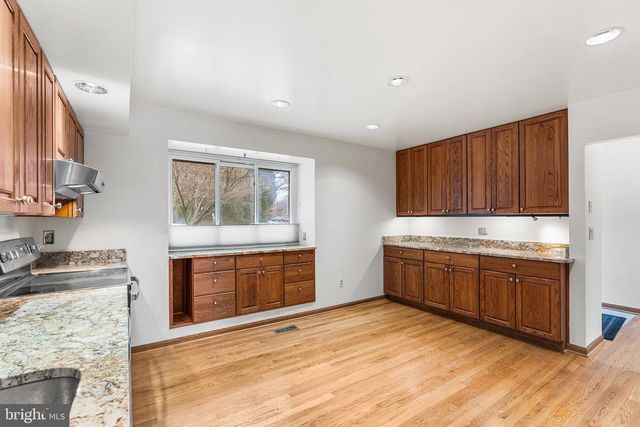 2153 CHAPEL VALLEY LN, Lutherville Timonium, MD 21093