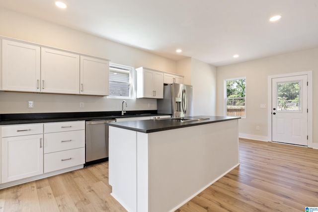 812 47TH PLACE S, Birmingham, AL 35222