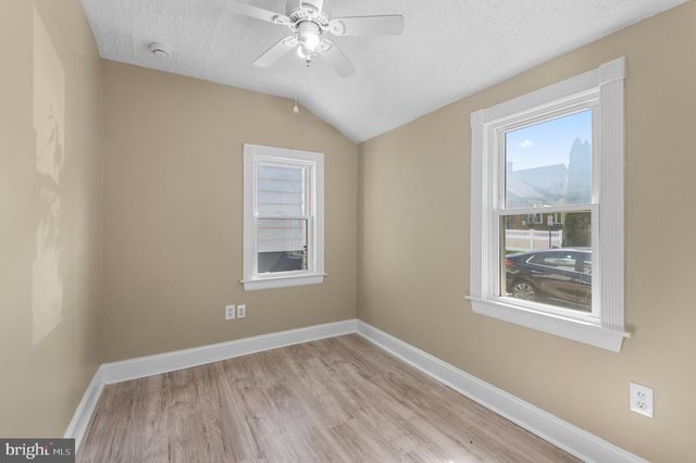 211 LAFAYETTE ST, Bordentown, NJ 08505