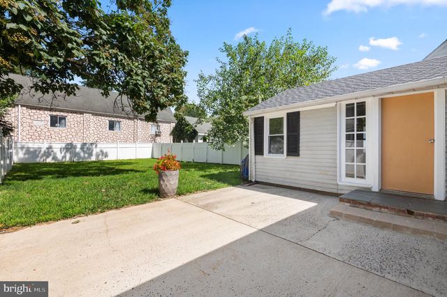 211 LAFAYETTE ST, Bordentown, NJ 08505
