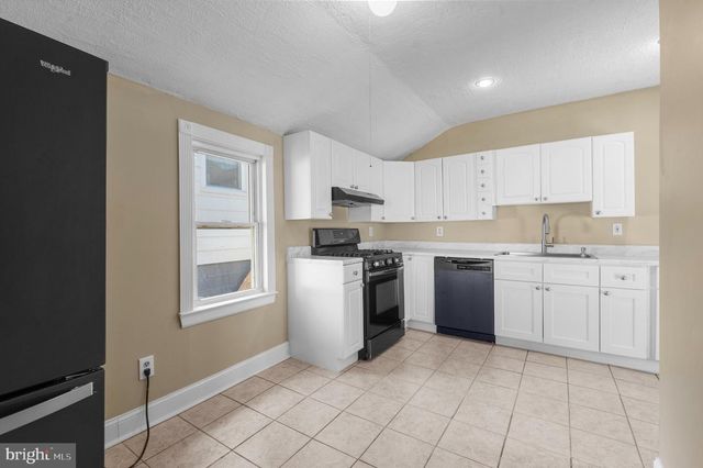 211 LAFAYETTE ST, Bordentown, NJ 08505