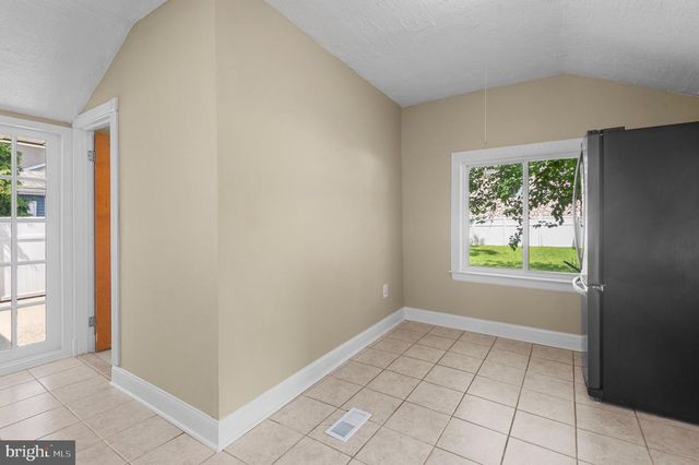 211 LAFAYETTE ST, Bordentown, NJ 08505