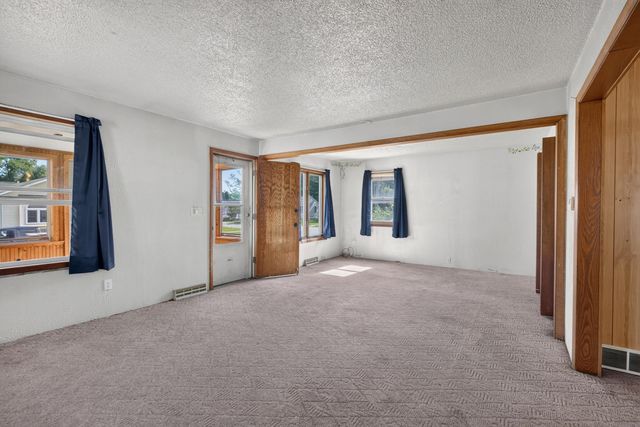 324 Brookside Avenue, Evansdale, IA 50707