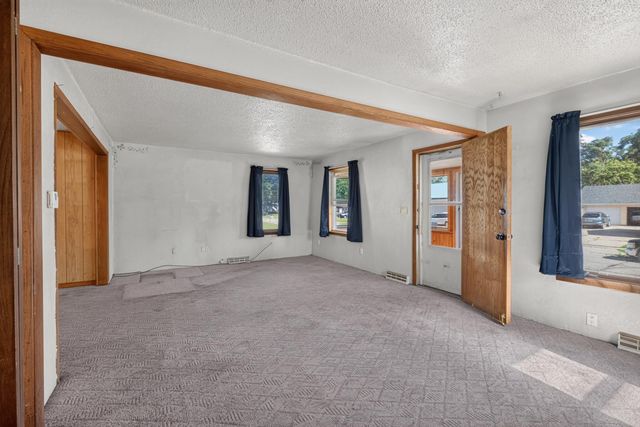 324 Brookside Avenue, Evansdale, IA 50707