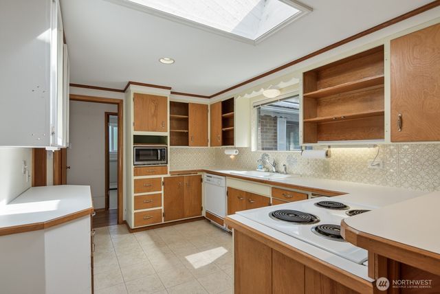 631 Giltner Lane, Edmonds, WA 98020