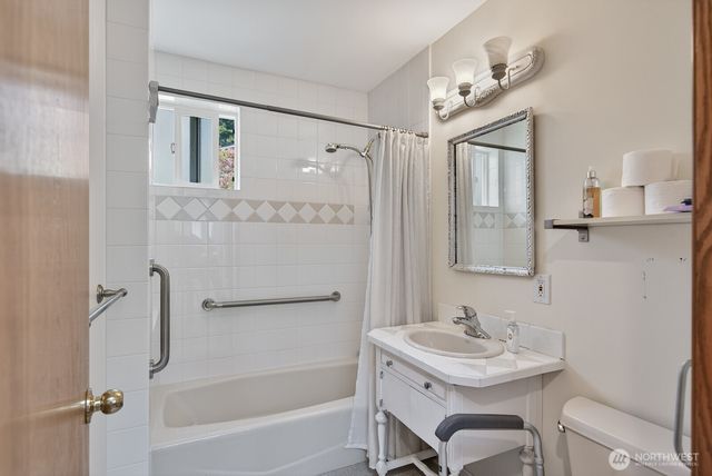 631 Giltner Lane, Edmonds, WA 98020