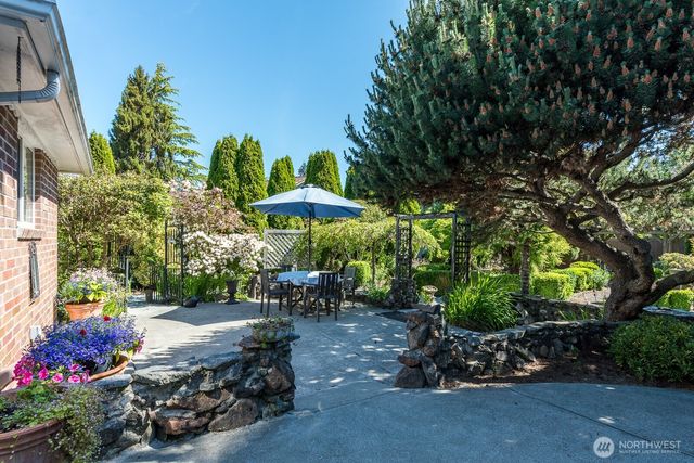 631 Giltner Lane, Edmonds, WA 98020