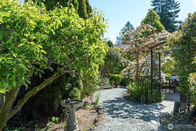 631 Giltner Lane, Edmonds, WA 98020