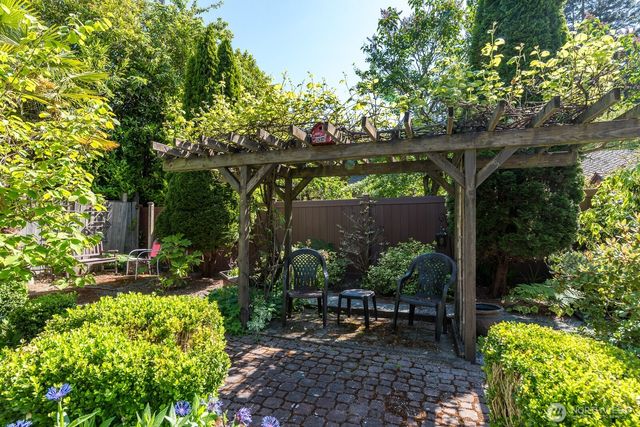 631 Giltner Lane, Edmonds, WA 98020