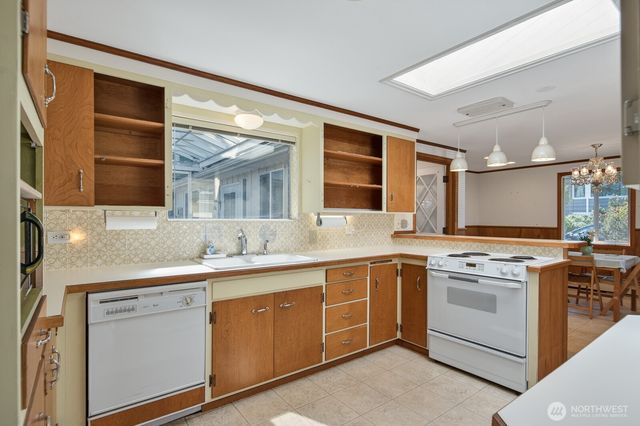631 Giltner Lane, Edmonds, WA 98020