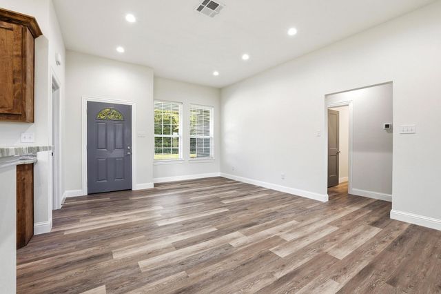 903 W Cardinal Street, Ector, TX 75439