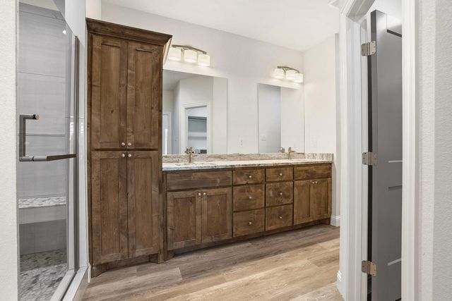 903 W Cardinal Street, Ector, TX 75439