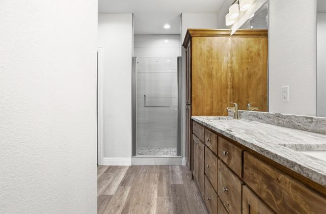 903 W Cardinal Street, Ector, TX 75439