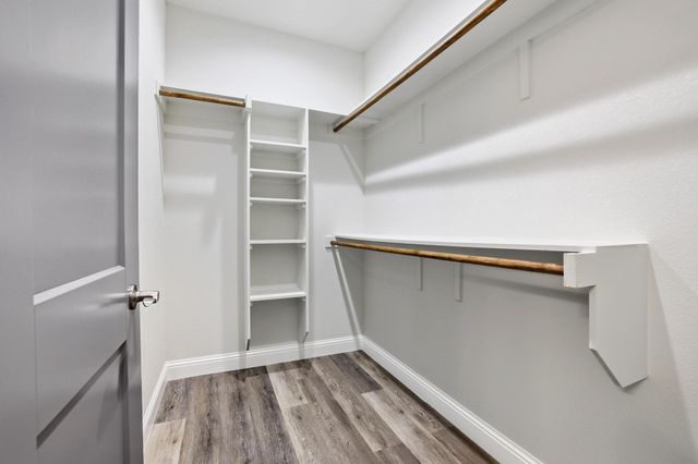 903 W Cardinal Street, Ector, TX 75439