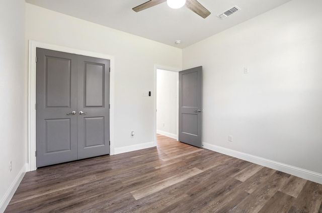 903 W Cardinal Street, Ector, TX 75439