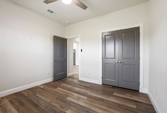 903 W Cardinal Street, Ector, TX 75439