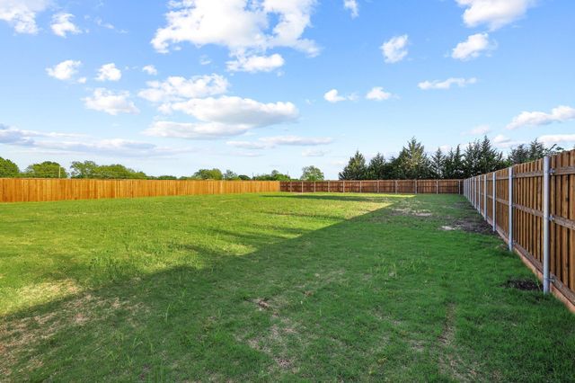 903 W Cardinal Street, Ector, TX 75439