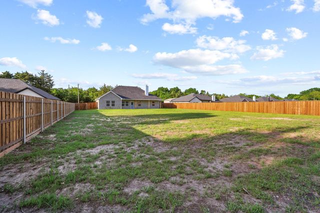 903 W Cardinal Street, Ector, TX 75439