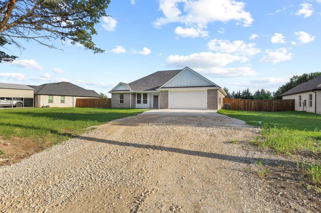 903 W Cardinal Street, Ector, TX 75439