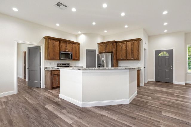 903 W Cardinal Street, Ector, TX 75439