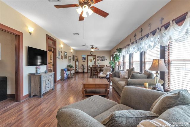 1582 County Road 3700, Dilley, TX 78017