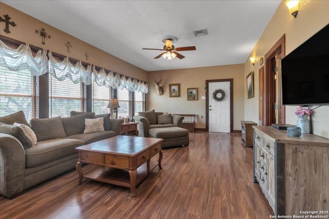 1582 County Road 3700, Dilley, TX 78017