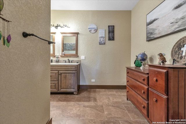 1582 County Road 3700, Dilley, TX 78017