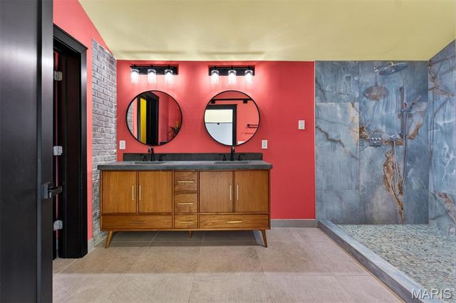 1034 S Kingshighway Boulevard, St Louis, MO 63110