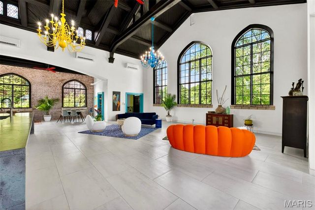 1034 S Kingshighway Boulevard, St Louis, MO 63110