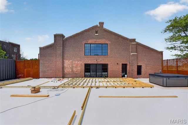 1034 S Kingshighway Boulevard, St Louis, MO 63110