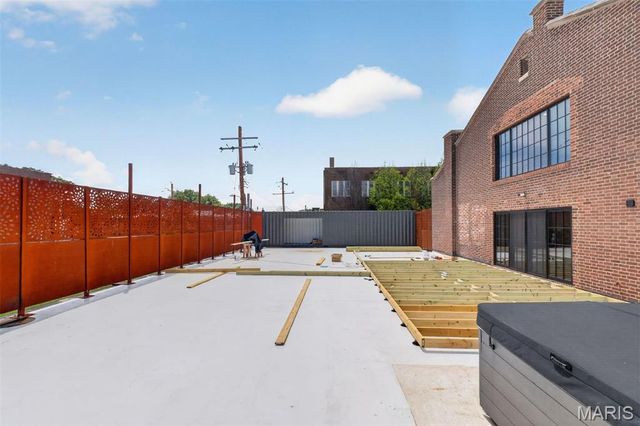 1034 S Kingshighway Boulevard, St Louis, MO 63110