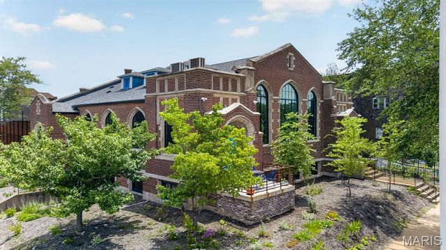 1034 S Kingshighway Boulevard, St Louis, MO 63110