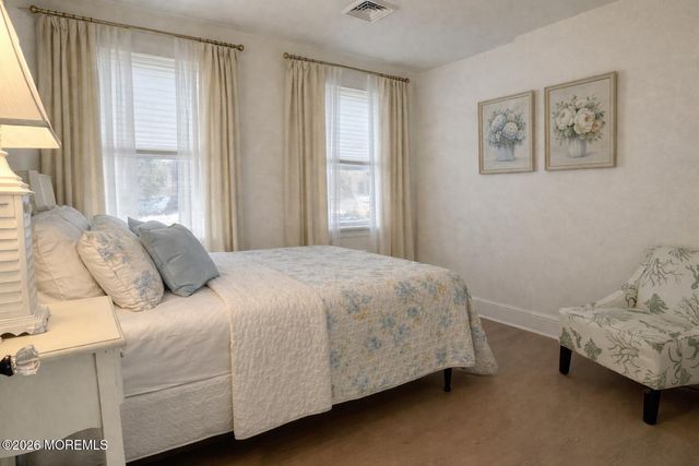 546 E Bayview Avenue, Ocean Gate, NJ 08740