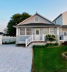 546 E Bayview Avenue, Ocean Gate, NJ 08740