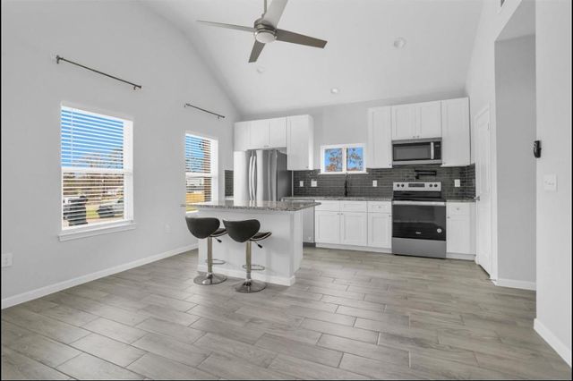 16694 E Juneau, Montgomery, TX 77316