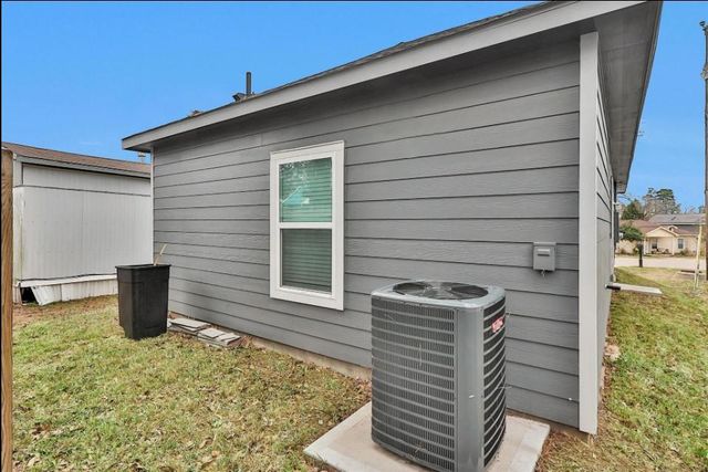 16694 E Juneau, Montgomery, TX 77316