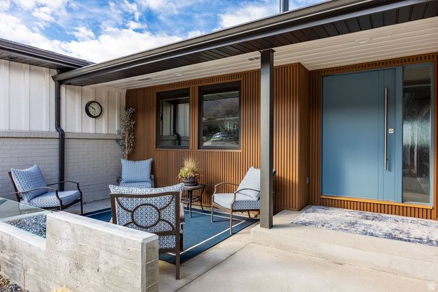 1118 S OAK HILLS WAY, Salt Lake City, UT 84108