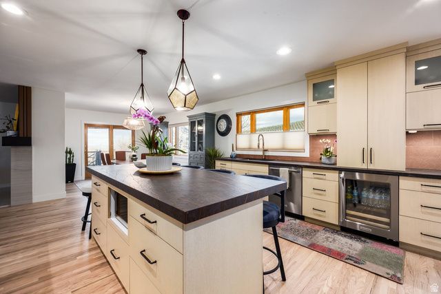 1118 S OAK HILLS WAY, Salt Lake City, UT 84108