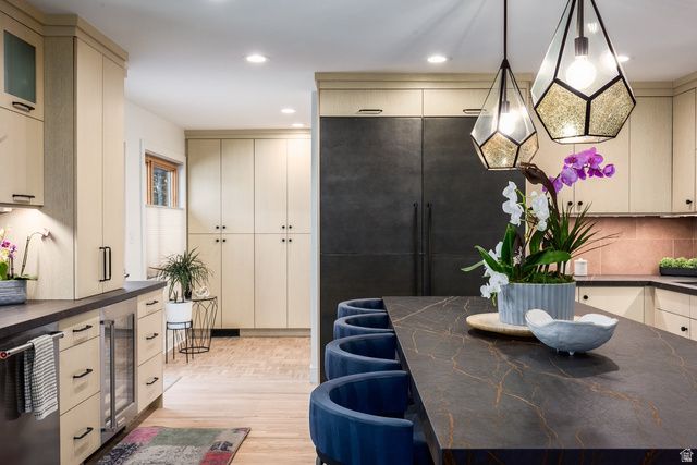 1118 S OAK HILLS WAY, Salt Lake City, UT 84108