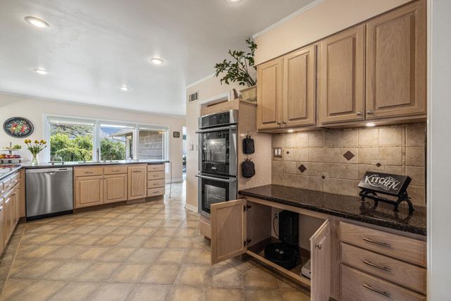 525 Mesa Drive, Klamath Falls, OR 97601